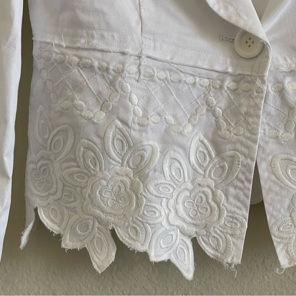 WHBM White semi-distressed cotton blazer jacket with eyelet trim size 4 - Picture 7 of 17